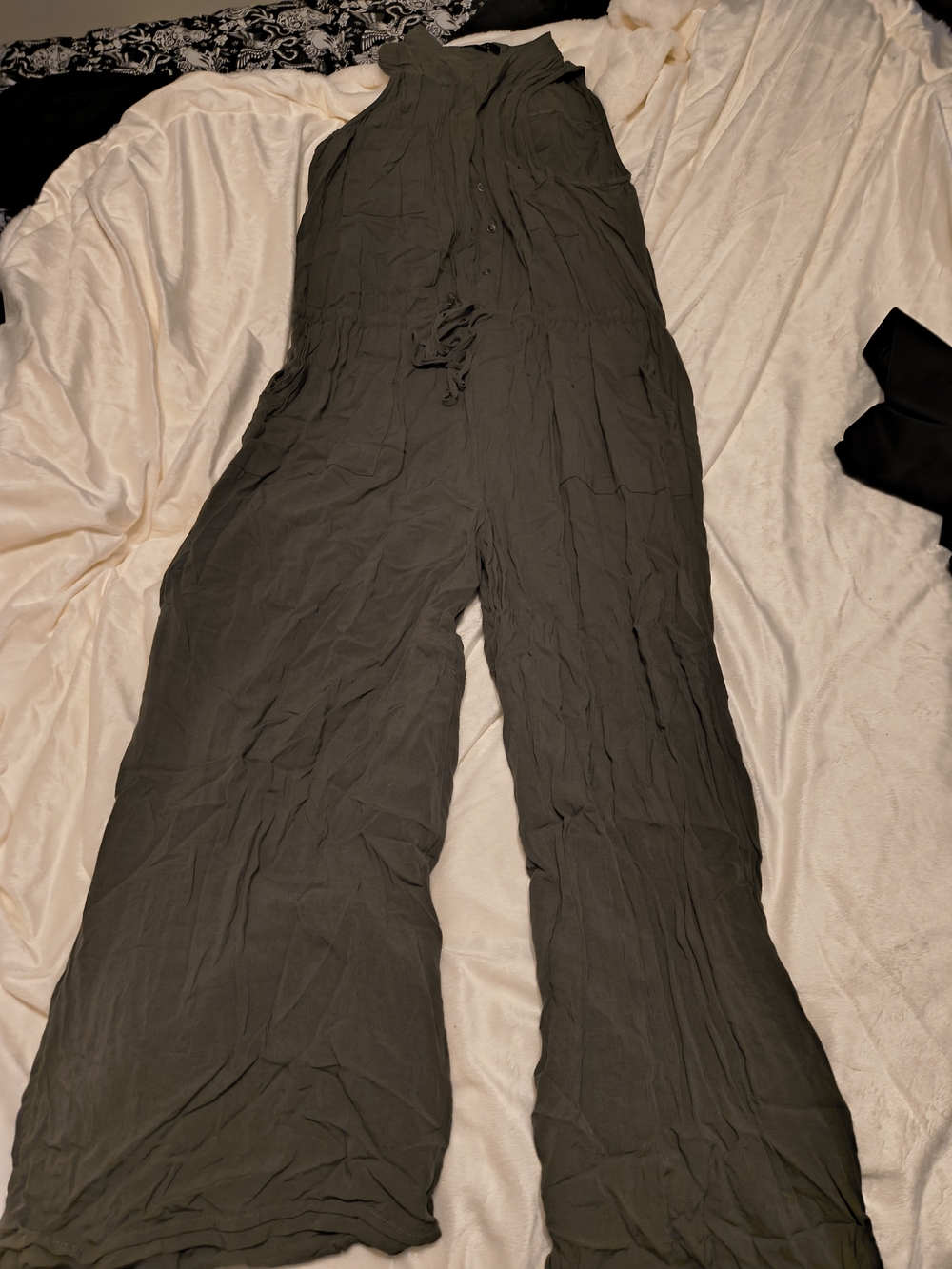 Wide-Leg Olive Green Jumpsuit with Adjustable Waist